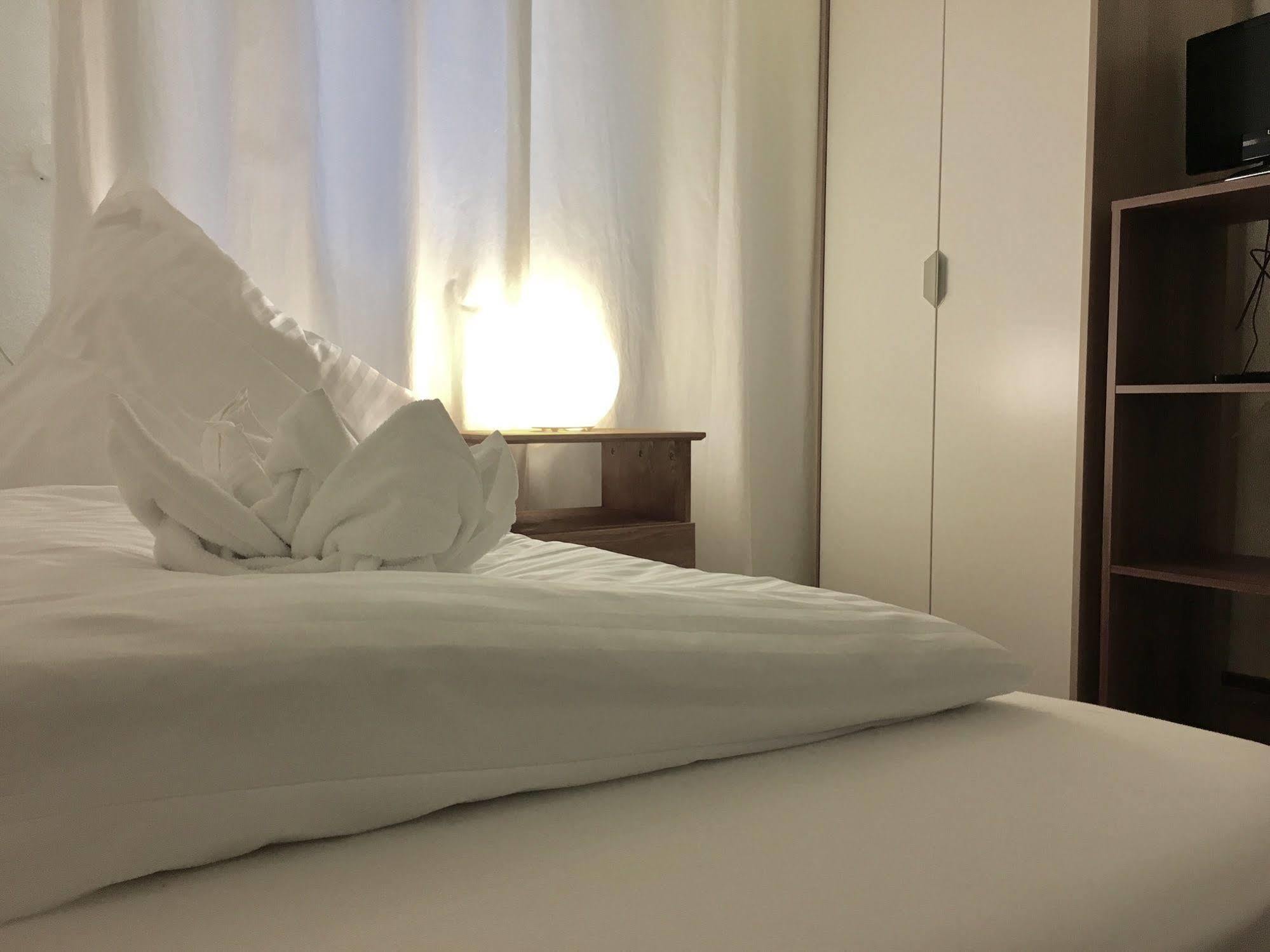 City Hotel Diez Диц Экстерьер фото